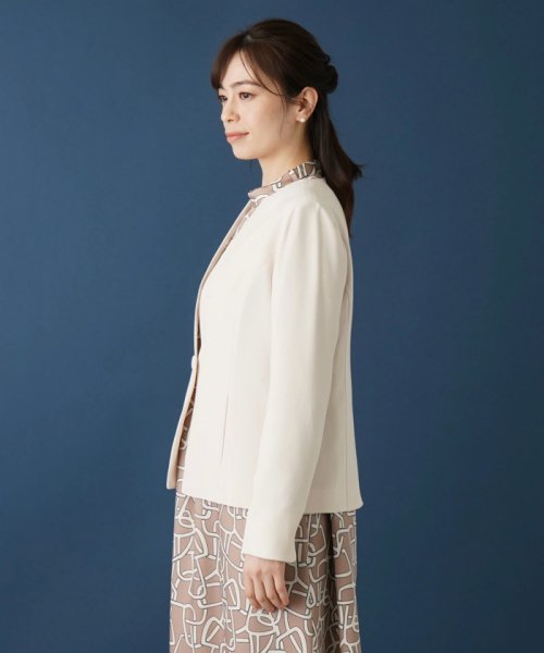 ノーカラージャケット 