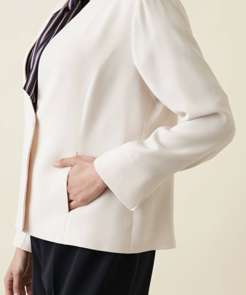 ノーカラージャケット 