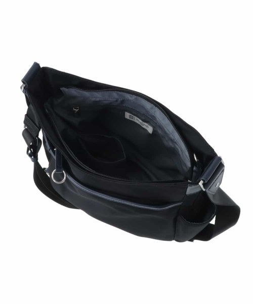 [撥水・ペットボトルホルダー付]アクセントレザーショルダーバッグ 