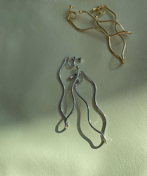 marjour(マージュール)/WAVE LINE EARRING/img01