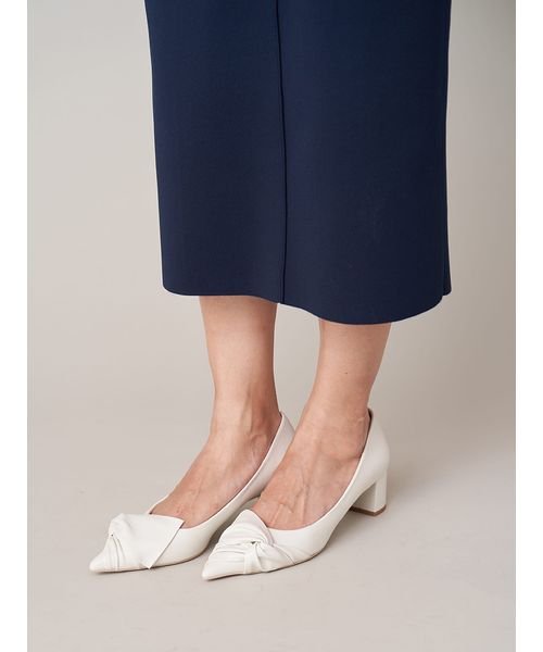 アシンメトリーボウパンプス 予めご了承ください