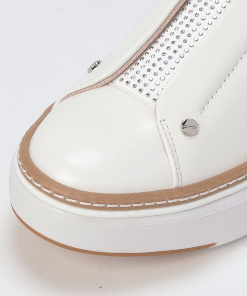 スタッズスリッポンスニーカー 