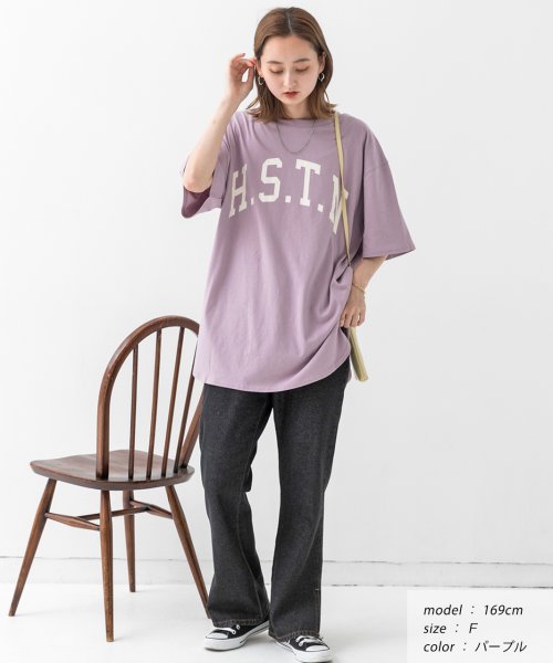 ad thie(アドティエ)/H.S.T.N カレッジロゴ プリント Tシャツ ラウンド スリット チュニック ゆったり ビックTシャツ サイド スリット ロンT 柄/img05