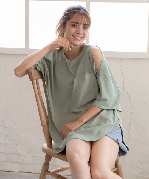 ad thie(アドティエ)/肩出し ラウンドヘム ビックシルエット Tシャツ トップス 裾ラウンド 肩だし 肩あき 肩開き 無地 スリット ビック ポケット ゆったり 半袖 春夏/img04