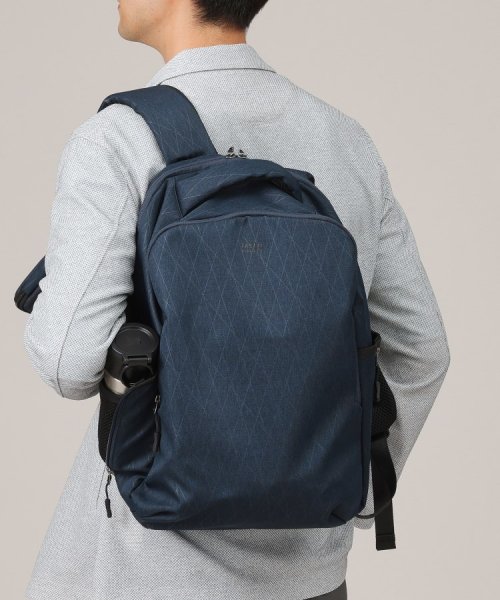 【多機能・軽量】シャドーライン リュック 軽くて