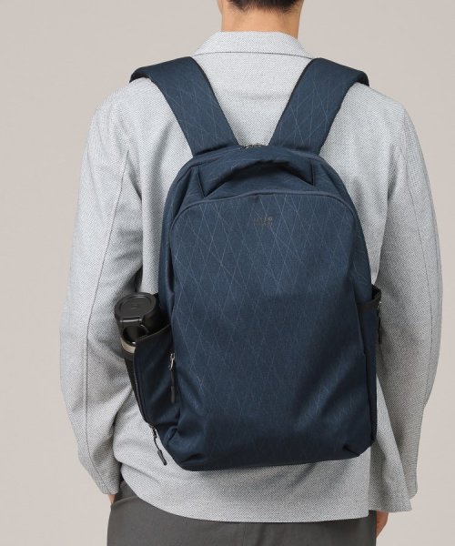 【多機能・軽量】シャドーライン リュック 軽くて