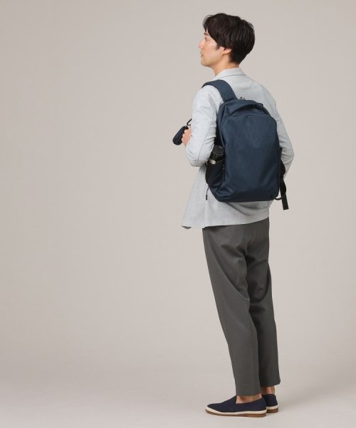 【多機能・軽量】シャドーライン リュック 軽くて