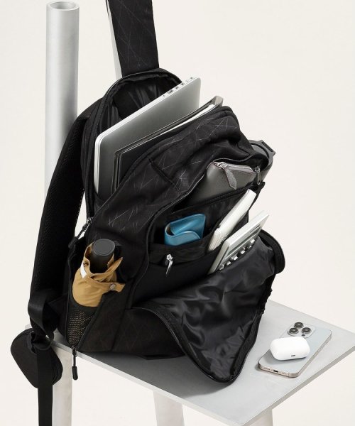 【多機能・軽量】シャドーライン リュック 軽くて