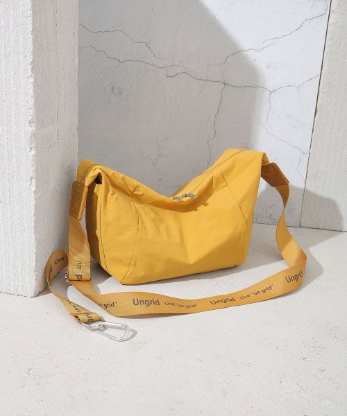 UNGRID bag(アングリッド　バッグ)/牛革付属　軽量撥水ソフトナイロン　大容量ショルダーバッグ　カラビナ　キー収納ポケット付/img05