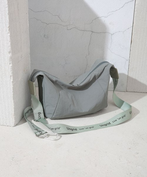 UNGRID bag(アングリッド　バッグ)/牛革付属　軽量撥水ソフトナイロン　大容量ショルダーバッグ　カラビナ　キー収納ポケット付/img18