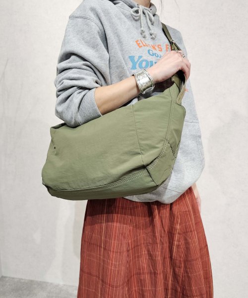 UNGRID bag(アングリッド　バッグ)/牛革付属　軽量撥水ソフトナイロン　大容量ショルダーバッグ　カラビナ　キー収納ポケット付/img30