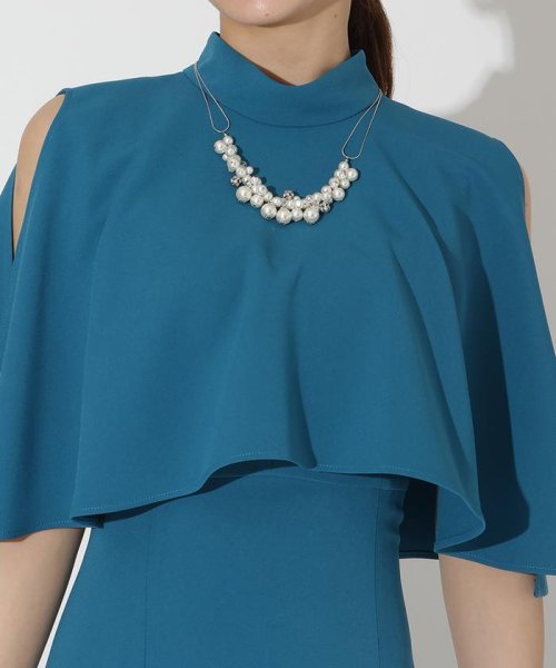 ケープレイヤードドレス 