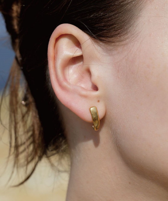 ten_ ゴールドピアス TEN. - シマーピアス ゴールド | ravii