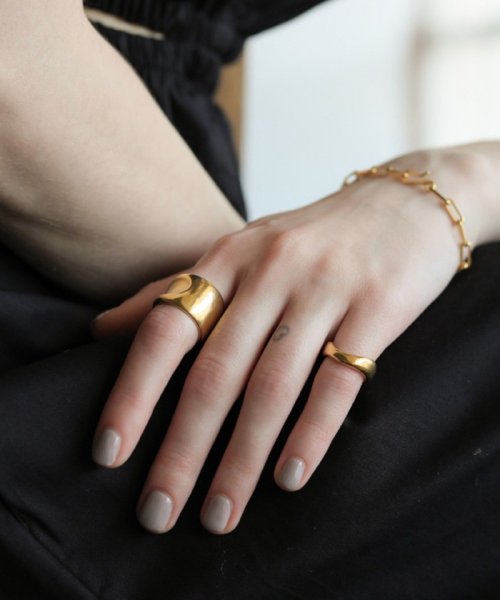 ＜TEN.＞ディンプルリング/ゴールドカラー ＜TEN あらかじめご了承ください