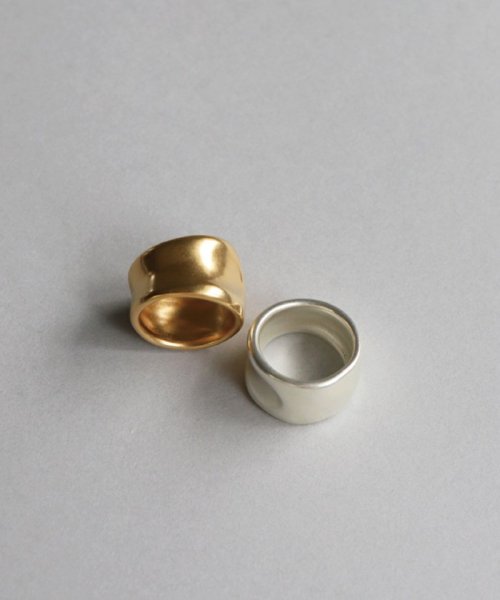 ＜TEN.＞ディンプルリング/ゴールドカラー ＜TEN あらかじめご了承ください