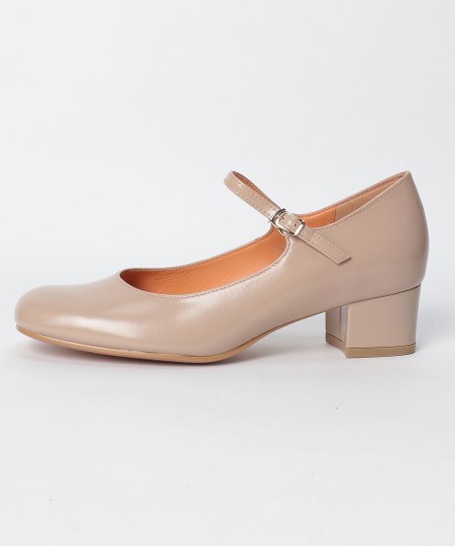 ラウンドスクエアトゥ甲ストラップパンプス 