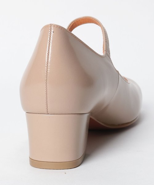 ラウンドスクエアトゥ甲ストラップパンプス 