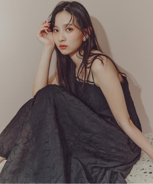 コードエンブロイダリーワンピース 