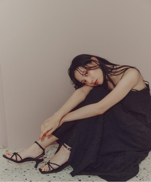 コードエンブロイダリーワンピース 