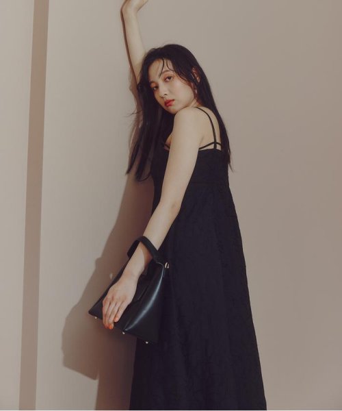 コードエンブロイダリーワンピース 