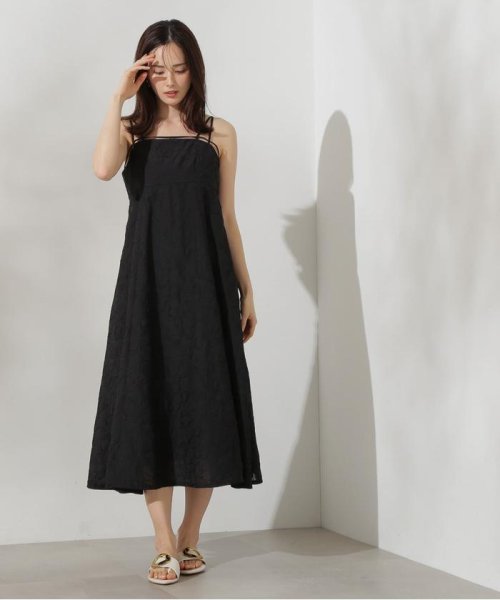 コードエンブロイダリーワンピース 