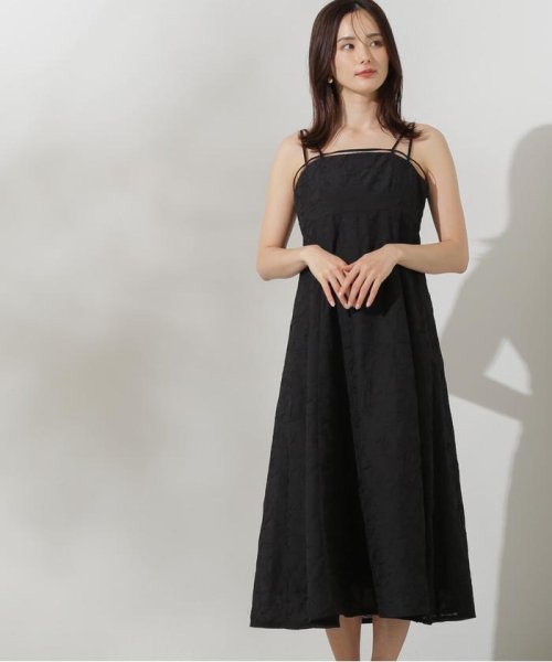 コードエンブロイダリーワンピース 