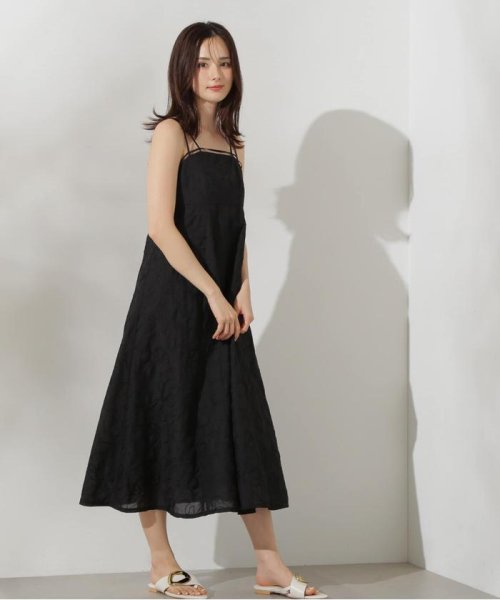 コードエンブロイダリーワンピース 