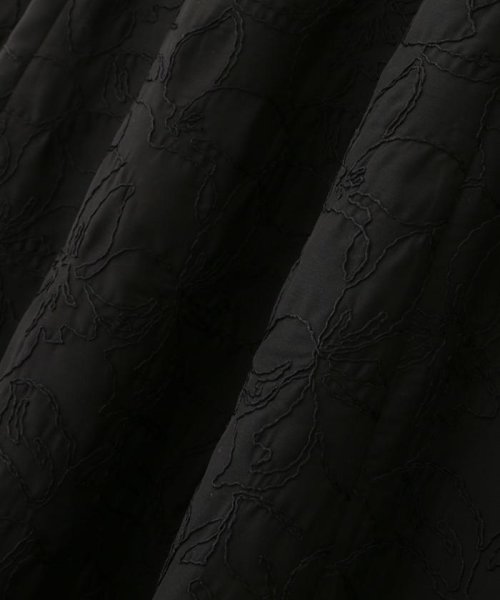 コードエンブロイダリーワンピース 