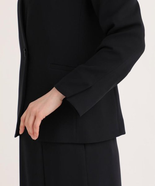 ノーカラージャケット 