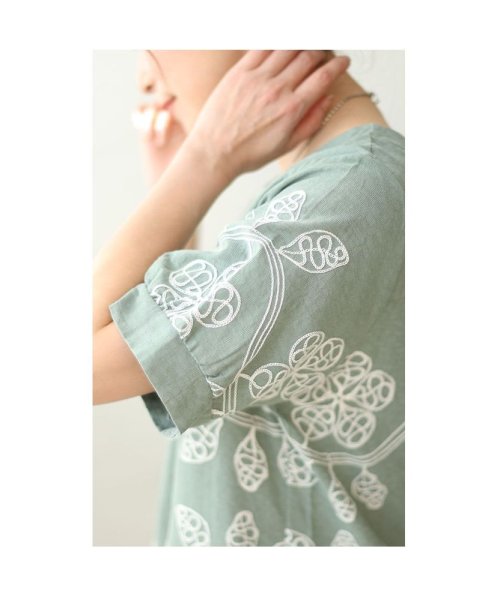 Sawa a la mode(サワアラモード)/レディース 大人 上品 蔦に流れる草花刺繍のシャツブラウス/img06