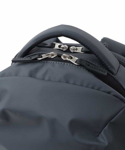 [AGS搭載/大容量]ラウンドジップデザインバックパック 