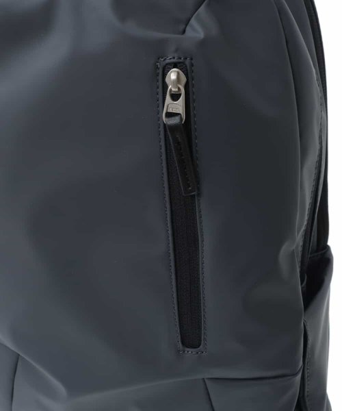 [AGS搭載/大容量]ラウンドジップデザインバックパック 