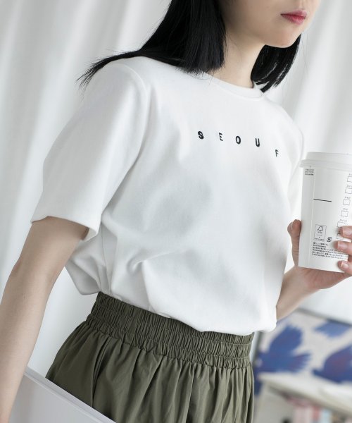 aimoha(aimoha（アイモハ）)/ロゴ刺繍Tシャツ/img02