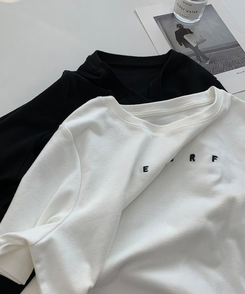 aimoha(aimoha（アイモハ）)/ロゴ刺繍Tシャツ/img16