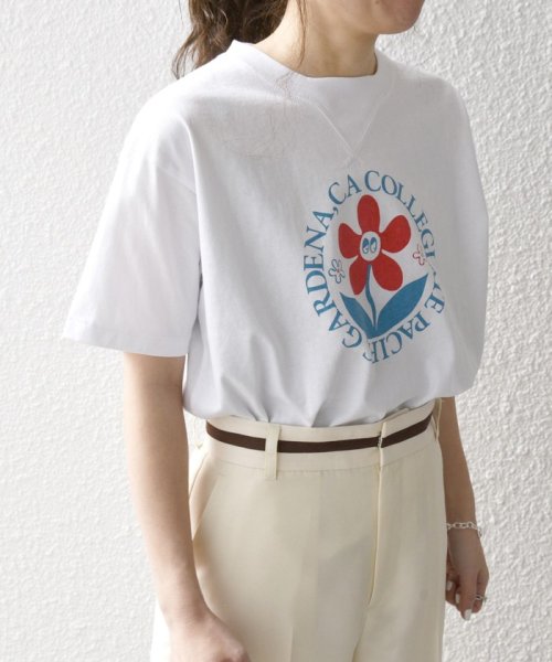 SHIPS any WOMEN(シップス　エニィ　ウィメン)/【SHIPS any別注】Collegiate Pacific:〈洗濯機可能〉V ガゼット プリント Tシャツ 24SS/img03