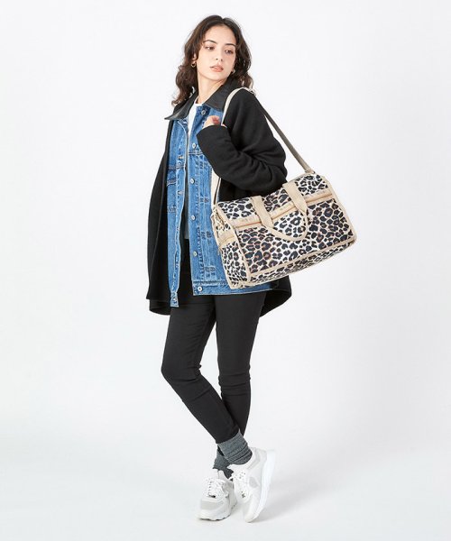 DELUXE MED WEEKENDERフラクセンレオパード 商品説明スタイリングに取り入れやすい、落ち着きのあるベージュカラーをベースにしたレオパード柄です。軽さと抜群の機能性が魅力のミディアムサイズのボス C1684046796(12870円)