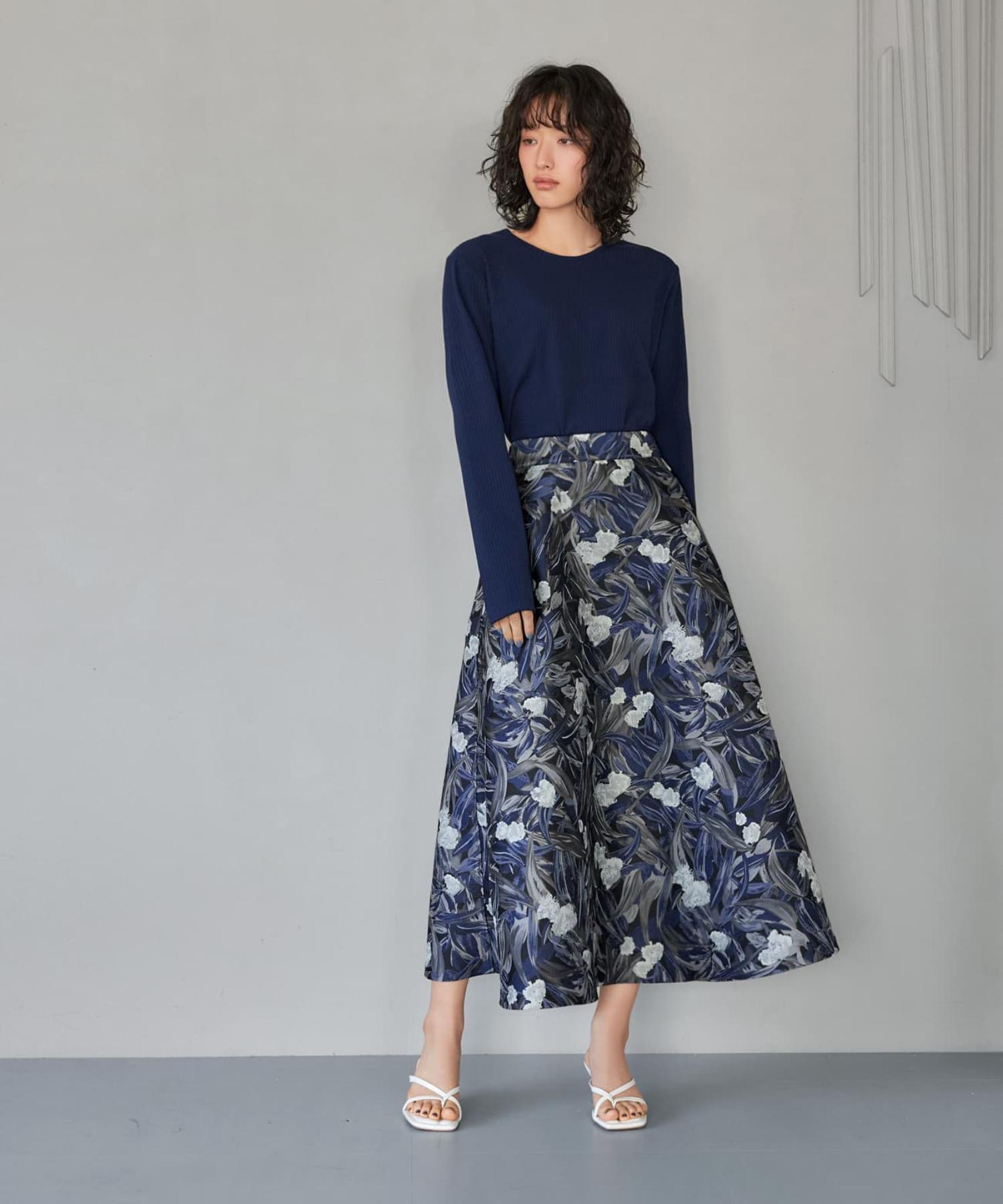Made in JAPAN】フラワー柄ジャガード織りサキュラースカート