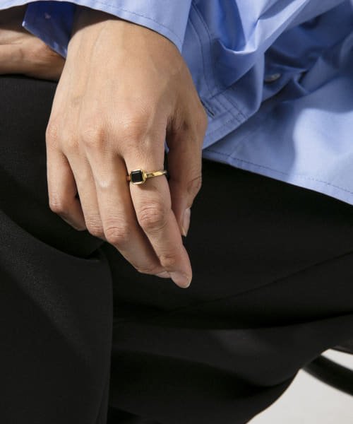 decor『デコール』　石のリング オニキス 商品説明ブラックオニキスの石言葉は「成功」「忍耐」「魔除け」など。お守りの様に身に付けて頂けます。スクエア Y1401109917(10725円)