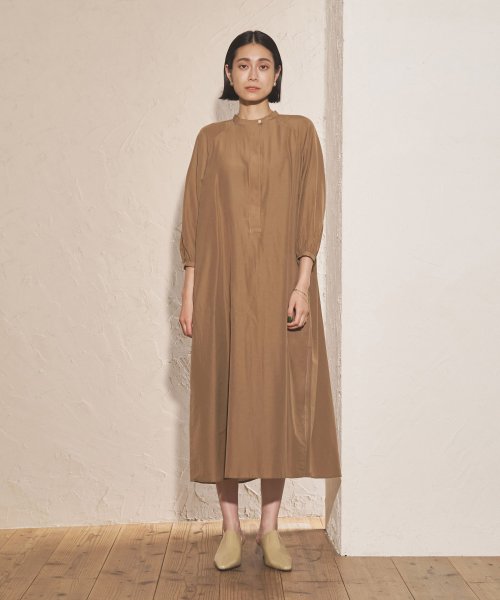 【Audrey and John Wad】インナー付き7分袖フレアワンピース 