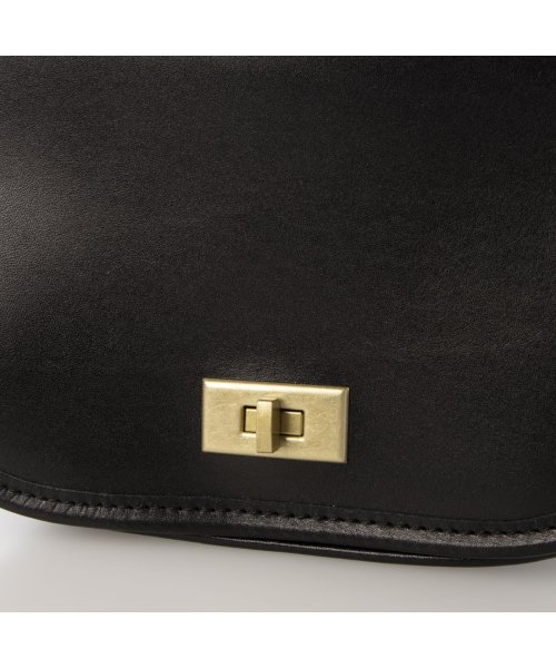 レザーショルダーバッグ ing