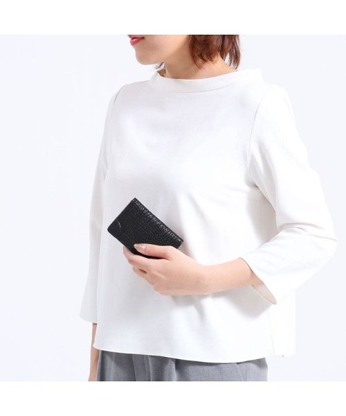 クベラ 9981 名刺入れ KUBERA 9981 シャークスキン EXOTIC SHARK BUSINESS CARD CASE 二つ折り 51308 