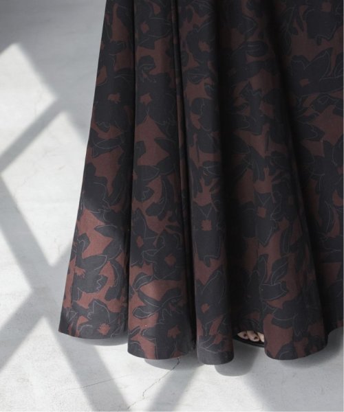 アルチザンフラワープリントフレアスカート 