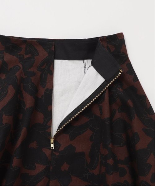 アルチザンフラワープリントフレアスカート 