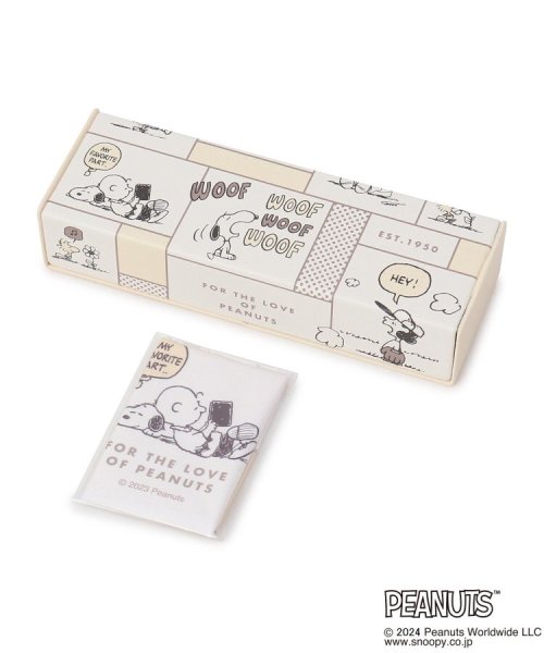 one'sterrace(ワンズテラス)/SNOOPY スタンドにもなるメガネケース/img01