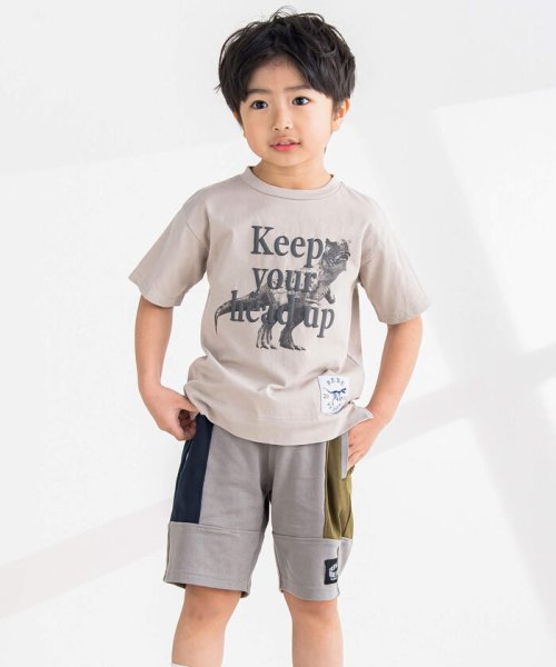 BeBe Petits Pois Vert(ベベ プチ ポワ ヴェール)/リアル恐竜ロゴプリント半袖Tシャツ(95~150cm)/img05