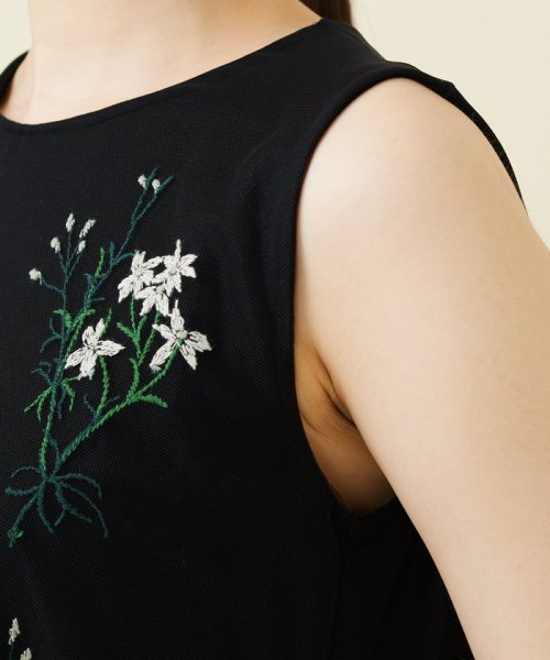 フラワー刺繍チュールノースリーブドレス 