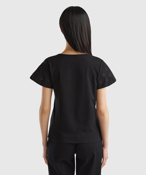 BENETTON (women)(ベネトン（レディース）)/花柄刺繍フレンチスリーブクルーネックTシャツ・カットソー/img01