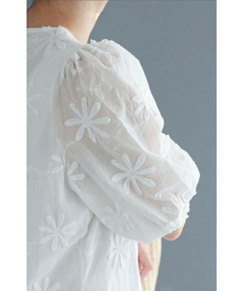 CAWAII(カワイイ)/白花浮かぶフレア裾ミディアムワンピース/img02