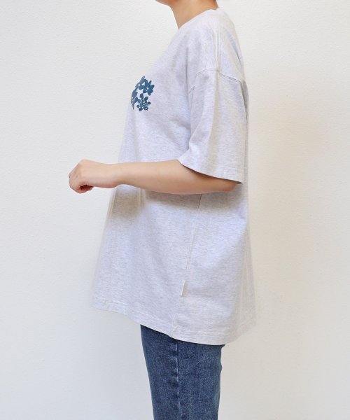 ANME(アンメ)/前後ロゴ入り フラワープリント 半袖 Tシャツ/img18