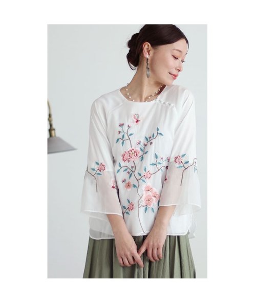 Sawa a la mode(サワアラモード)/レディース 大人 上品 シフォンに咲く花刺繍のシャツブラウス/img05
